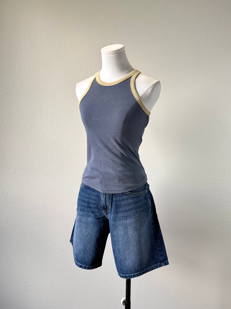 Contrast Tank
