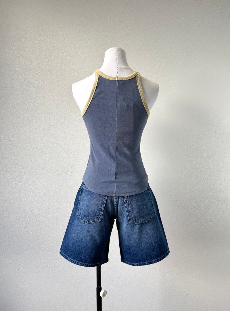 Contrast Tank
